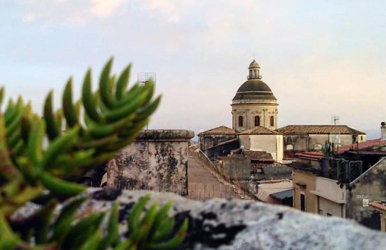 Cataldi'S Rooms Noto Exterior foto